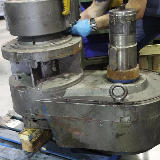Right angle gear motors by Bauer GMC
					width=